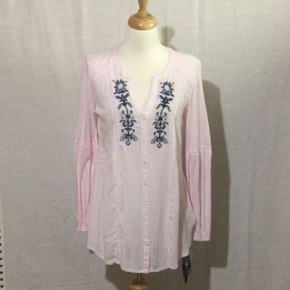 Flutter & Kick Maternity Button Down Blouse - Picture 1 of 8